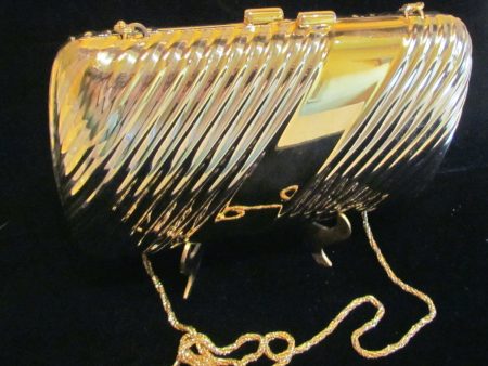 Vintage Pillow Purse Gold And Silver Clutch Or Shoulder Purse In Excellent Condition Online Sale