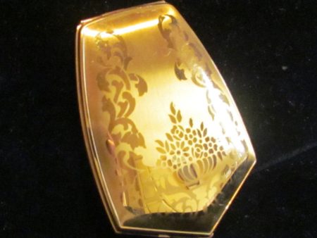 1940s American Beauty Powder Mirror Compact Art Deco Floral Fantastic Condition For Sale