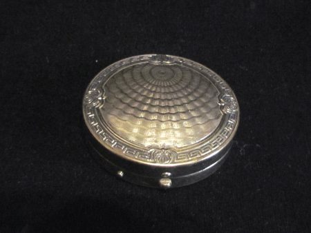 Silver Karess Woodworth Compact Vintage Guilloche Vanipat Powder Compact Online now