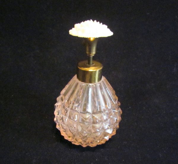 1940s Atomizer Perfume Bottle Pink Depression Glass Floral Carnation Excellent Working Condition For Sale