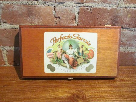 Vintage Perfecto Garcia Dovetail Wooden Cigar Box Excellent Condition Online now