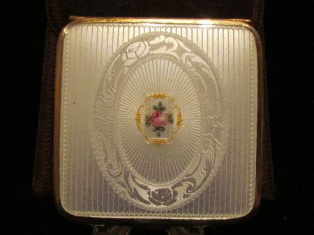 1930s Bliss Brothers Guilloche Powder Compact 24kt Gold Plated In Excellent Condition For Sale