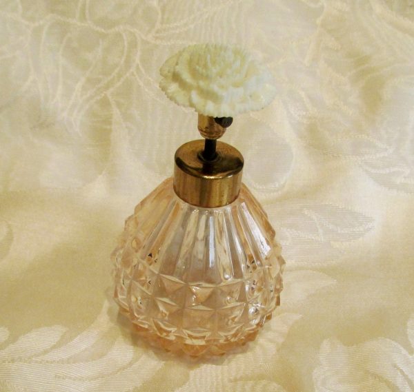 1940s Atomizer Perfume Bottle Pink Depression Glass Floral Carnation Excellent Working Condition For Sale