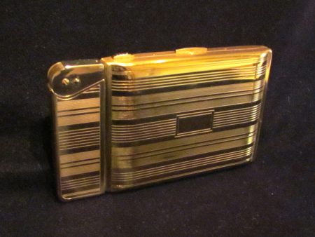 Elgin American Beauty Magic Action Cigarette Case Lighter In Fabulous Working Condition 1940 Gold Tone For Sale