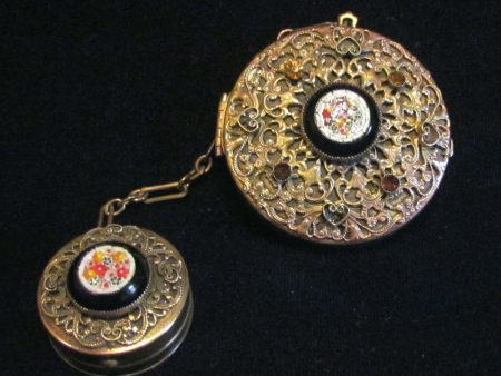 1800 s Gold Ormolu Filigree And Mosaic Tango Compacts In Excellent Condition Hot on Sale